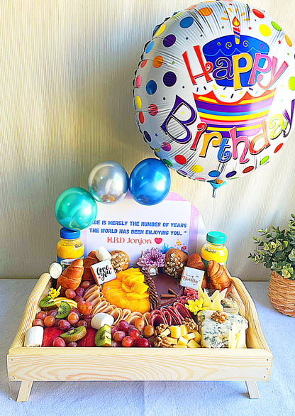 Royal Cheese Tray with a Cake