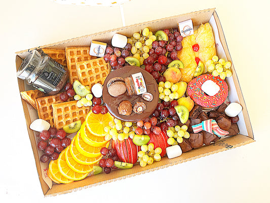 Dessert Box with a Cake (large size)