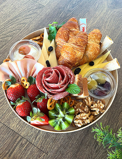 Round cheese platter